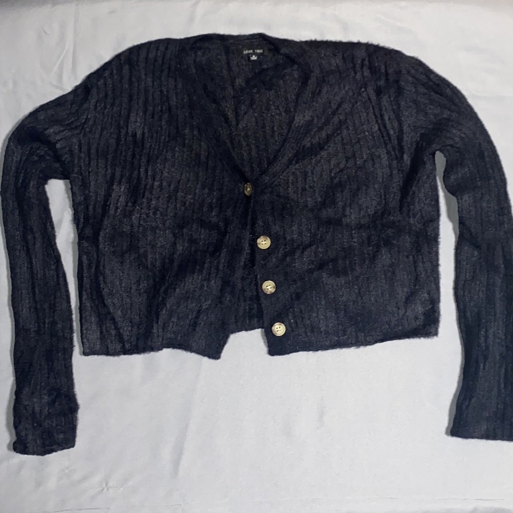 Women's Love Tree cropped Soft Black Cardigan Size Small‎